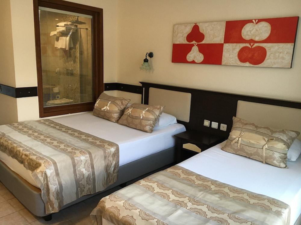 Telmessos Neva Hotel Oludeniz Bagian luar foto